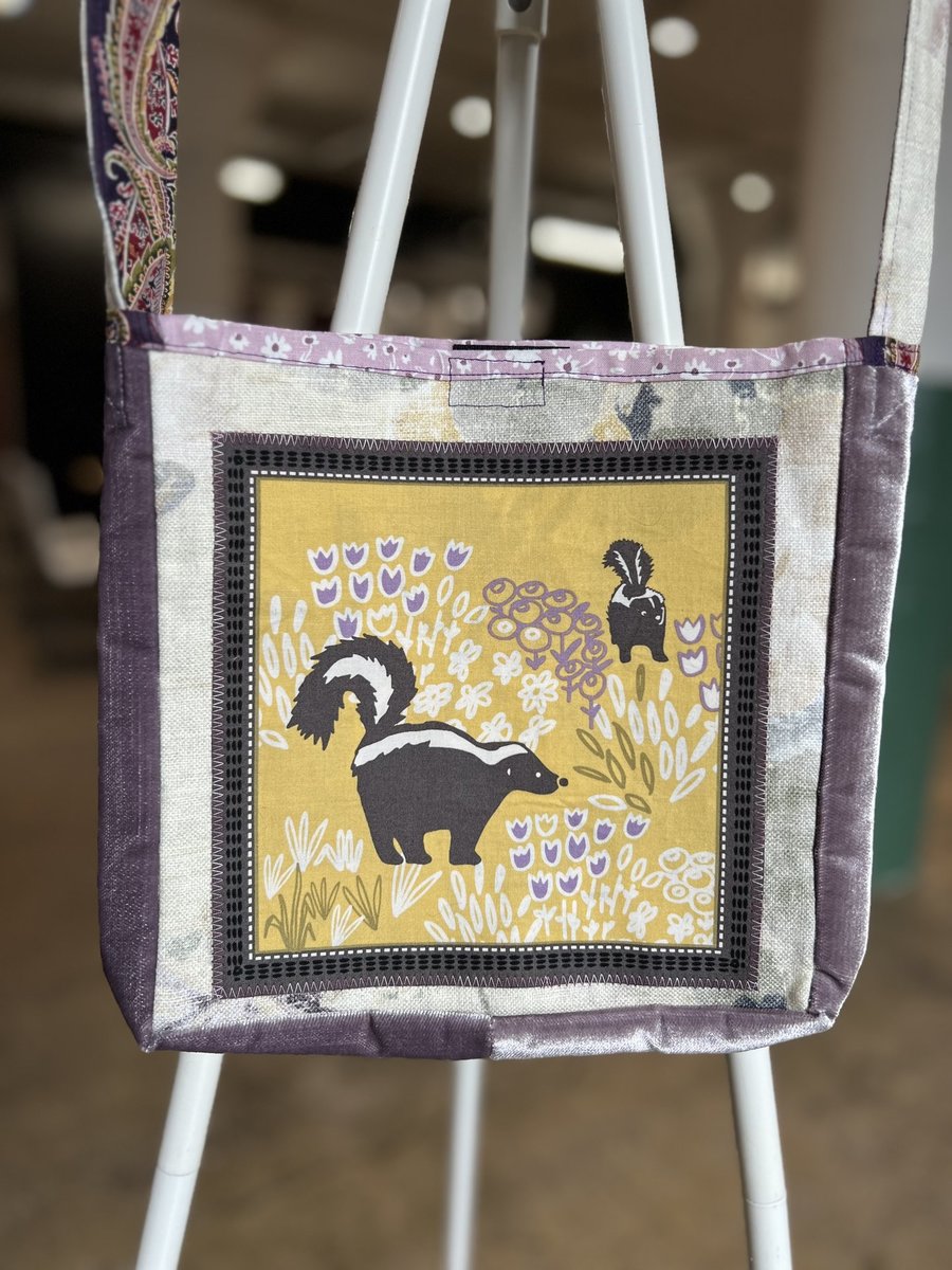 Skunk crossbody bag 