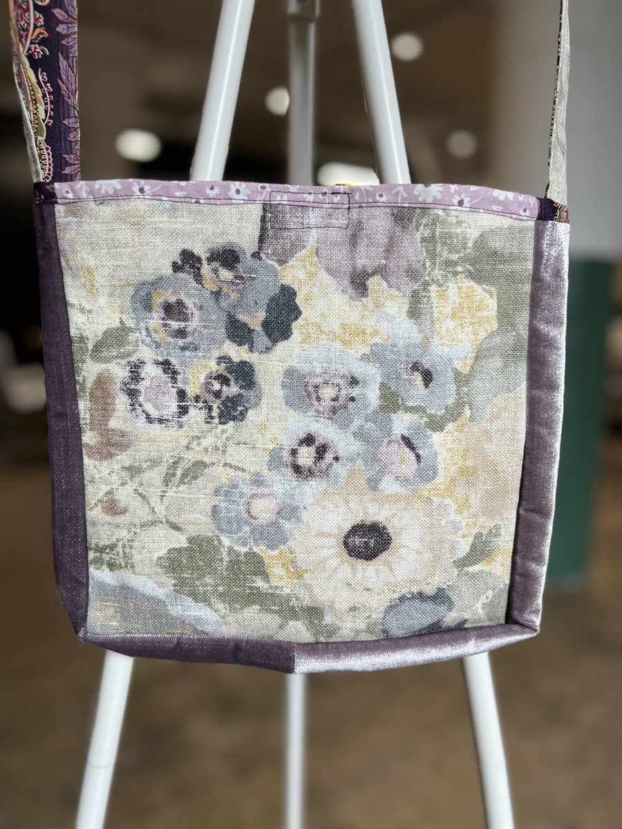 Skunk crossbody bag 