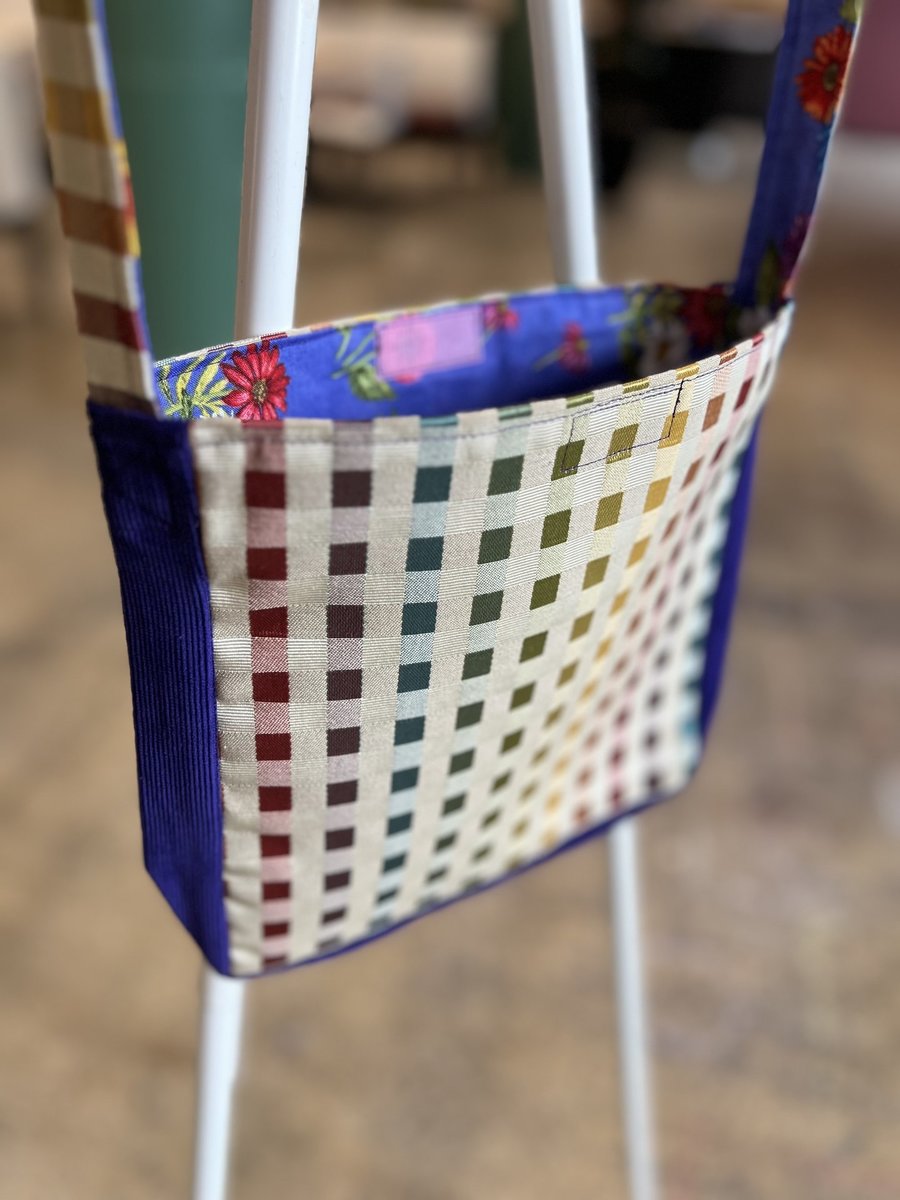 Amsterdam tshirt crossbody bag