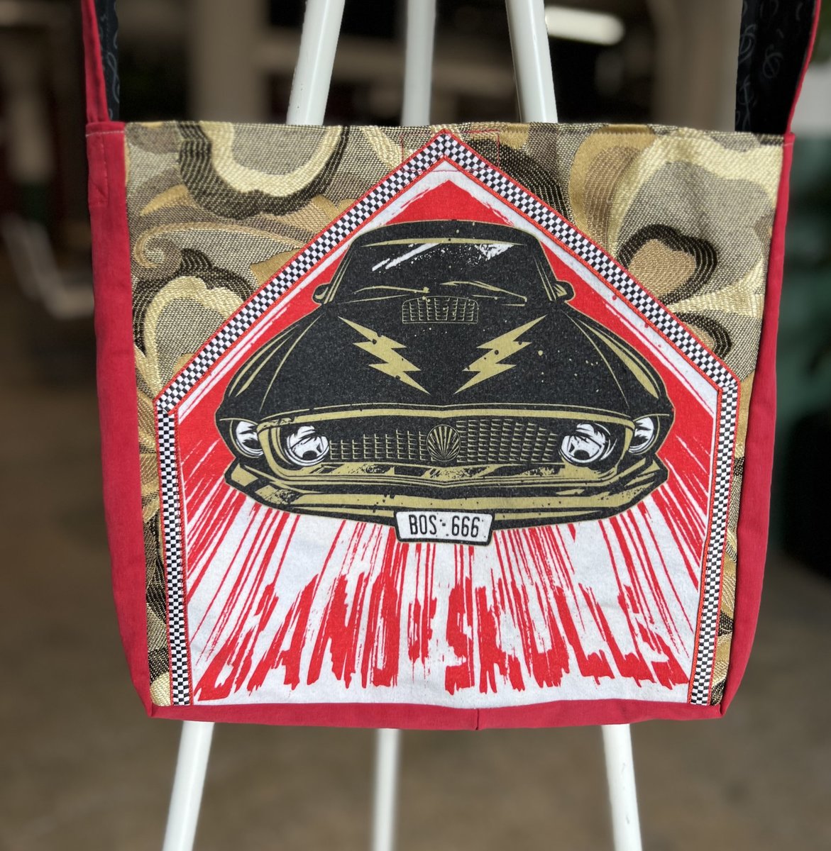 Band of Skulls Tshirt crossbody bag 