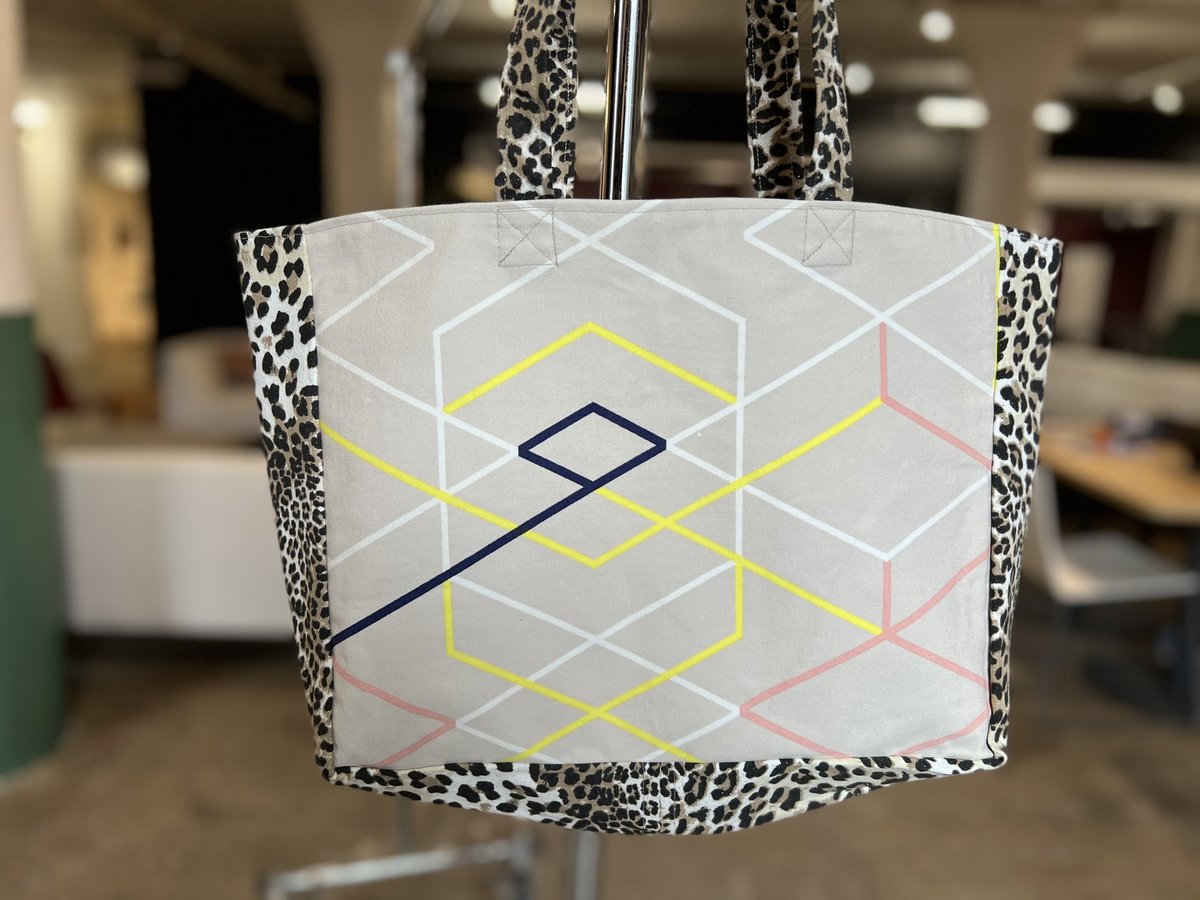 Cats and dogs market bag