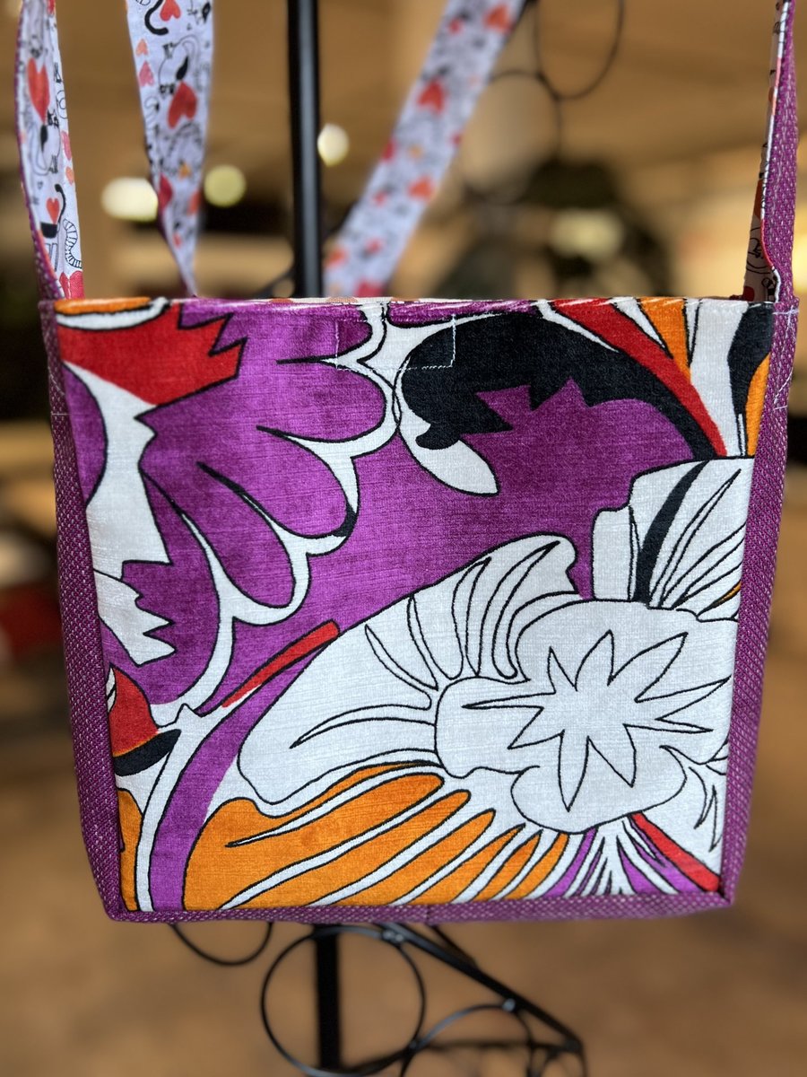 Cat face crossbody bag 