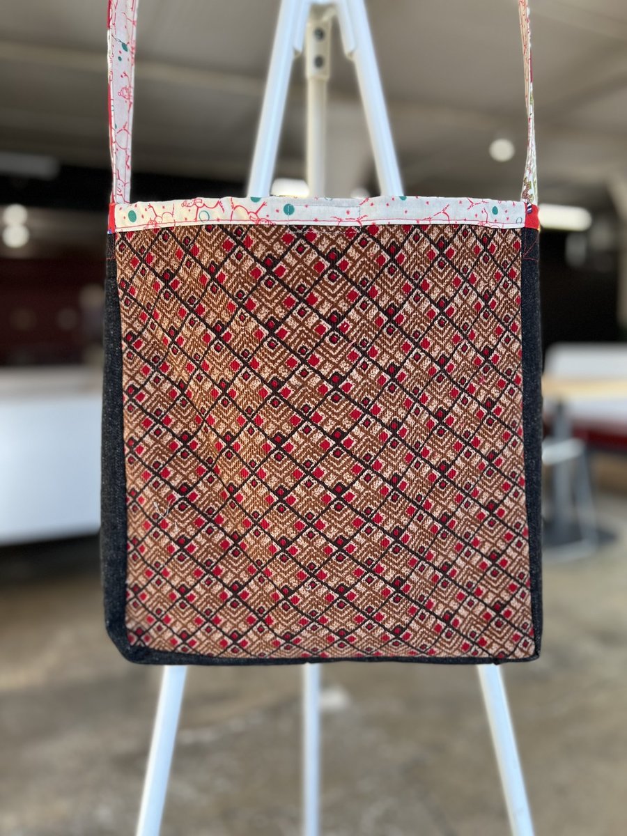 Christmas Story Tshirt crossbody bag gray black