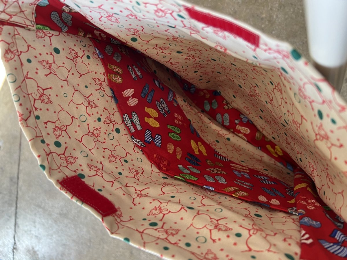 Christmas Story Tshirt crossbody bag gray black